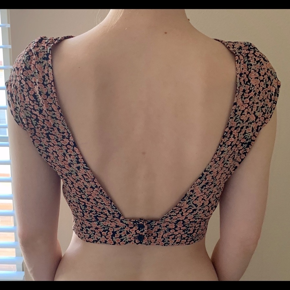 Brandy Melville Floral Crop Top W/ Open Back